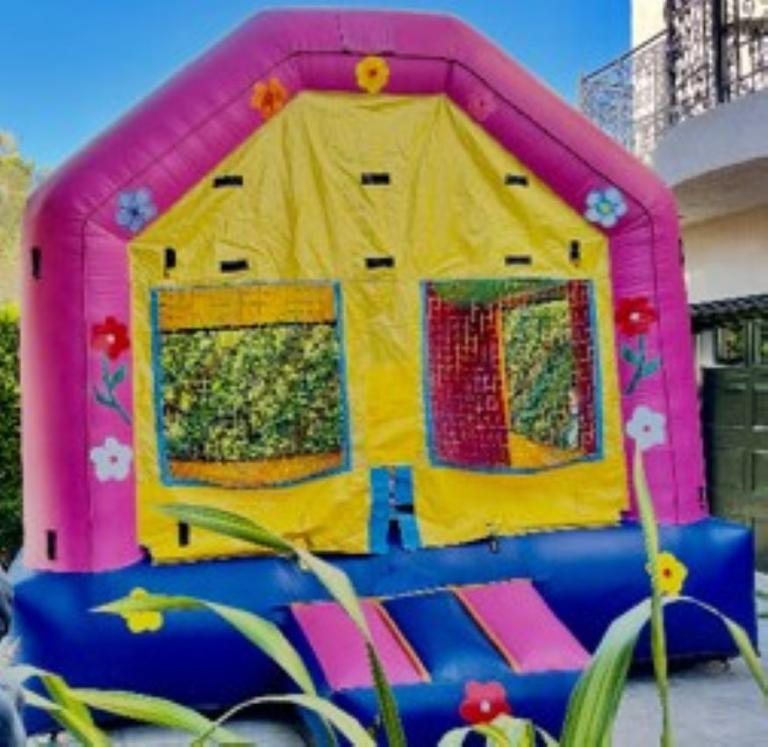 FLOWER BOUNCE HOUSE